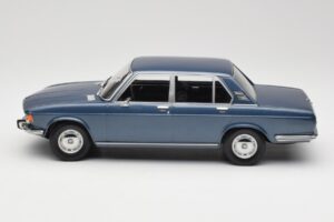BMW 2500 E3 Blue Metallic Minichamps 1:18 155029200 メタル - 画像 3/6