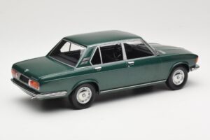 BMW 2500 E3 Green Metallic Minichamps 1:18 155029201 メタル - 画像 2/6
