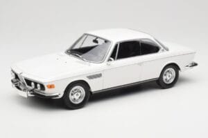 BMW 2800 CS E9 ホワイト Minichamps 1:18 155028030 メタル