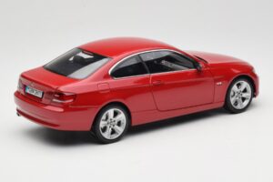 BMW 3 Series E92 レッド Kyosho 1:18 80430407219 メタル - 画像 3/8