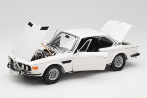 BMW 3.0 CSi E9 ホワイト Minichamps 1:18 180029026 メタル - 画像 2/8