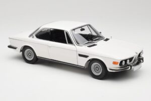 BMW 3.0 CSi E9 ホワイト Minichamps 1:18 180029026 メタル - 画像 6/8