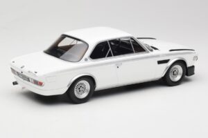 BMW 3.0 CSL E9 Chamonix White Otto 1:18 OT1145 レジン - 画像 2/6
