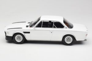 BMW 3.0 CSL E9 Chamonix White Otto 1:18 OT1145 レジン - 画像 3/6