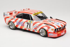 BMW 3.0 CSL E9 #71 Luigi Racing P. Xhenceval / J. Dieudonné 24 Hours of Le Mans 1977 Minichamps 1:18 155772571 メタル - 画像 4/6