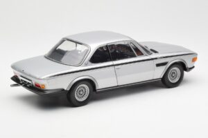 BMW 3.0 CSL E9 シルバー Minichamps 1:18 180029020 メタル - 画像 3/8
