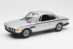 BMW 3.0 CSL E9 シルバー Minichamps 1:18 180029020 メタル