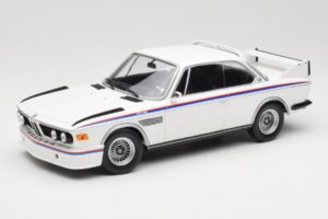 BMW 3.0 CSL E9 ホワイト Minichamps 1:18 155028136 メタル