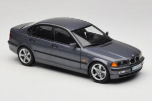 BMW 318i E46 Grey Metallic ディーラー エディション UT Models 1:18 80430028459 メタル - 画像 6/8