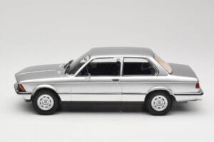 BMW 320 E21 シルバー Minichamps 1:18 107024200 レジン - 画像 3/6