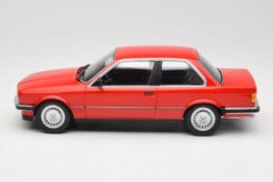 BMW 323i E21 レッド Minichamps 1:18 155026000 メタル - 画像 3/6