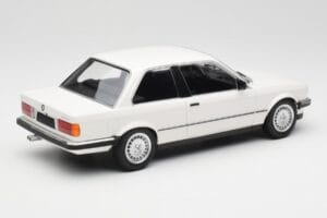 BMW 323i E21 ホワイト Minichamps 1:18 155026005 メタル - 画像 2/6
