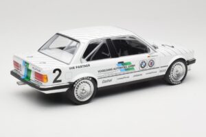 BMW 325i E30 #2 O. Manthey Vogelsang Automobile 3rd Place Eifel Race DTM 1986 Minichamps 1:18 155862602 メタル - 画像 2/6