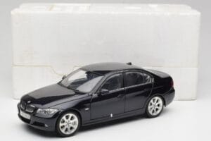 BMW 330i E46 ブラック Kyosho 1:18 08731RB メタル - 画像 8/8