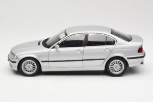 BMW 330i E46 シルバー UT 1:18 80430302328 メタル - 画像 4/8