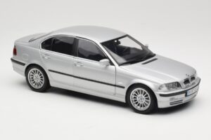 BMW 330i E46 シルバー UT 1:18 80430302328 メタル - 画像 6/8