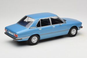 BMW 5 Series E12 ブルー MCG 1:18 MCG18541 メタル - 画像 2/6