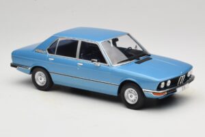 BMW 5 Series E12 ブルー MCG 1:18 MCG18541 メタル - 画像 4/6