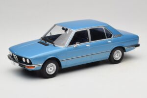 BMW 5 Series E12 ブルー MCG 1:18 MCG18541 メタル