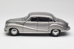 BMW 502 2.6 Luxus Silver Beige Metallic AUTOart 1:18 70591 メタル - 画像 4/8