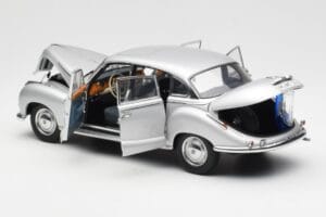 BMW 502 2.6 Luxus Super シルバー AUTOart 1:18 70593 メタル - 画像 5/8