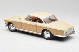 BMW 503 ベージュ Revell 1:18 8832 メタル - 画像 7/8