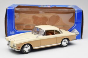 BMW 503 ベージュ Revell 1:18 8832 メタル - 画像 8/8