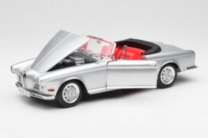 BMW 503 シルバー Revell 1:18 18787 メタル - 画像 2/8