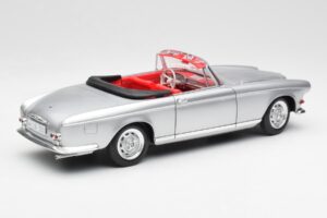 BMW 503 シルバー Revell 1:18 18787 メタル - 画像 3/8