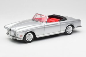 BMW 503 シルバー Revell 1:18 18787 メタル