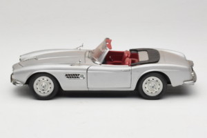 BMW 507 カブリオレ シルバー Revell 1:18 8829 メタル - 画像 4/8