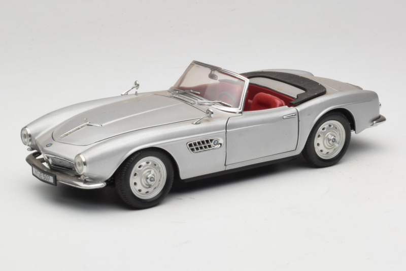 BMW 507 カブリオレ シルバー Revell 1:18 8829 メタル