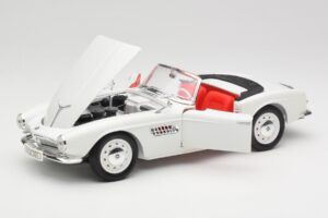BMW 507 Touring Sport Feather White Revell 1:18 8810 メタル - 画像 2/8
