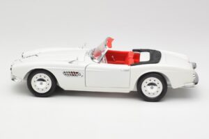 BMW 507 Touring Sport Feather White Revell 1:18 8810 メタル - 画像 4/8