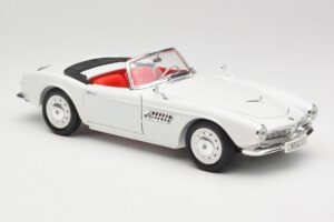 BMW 507 Touring Sport Feather White Revell 1:18 8810 メタル - 画像 6/8