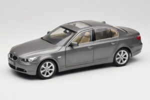 BMW 530i E60 Grey Metallic Revell 1:18 08841 メタル