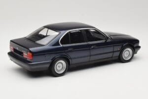 BMW 535i E34 Blue Metallic Minichamps 1:18 100024004 メタル - 画像 3/8
