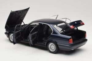BMW 535i E34 Blue Metallic Minichamps 1:18 100024004 メタル - 画像 5/8