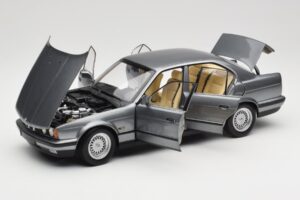BMW 535i E34 グレー メタリック Minichamps 1:18 100024008 メタル - 画像 2/8