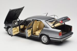 BMW 535i E34 グレー メタリック Minichamps 1:18 100024008 メタル - 画像 5/8