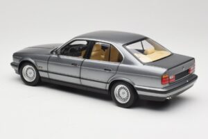 BMW 535i E34 グレー メタリック Minichamps 1:18 100024008 メタル - 画像 7/8