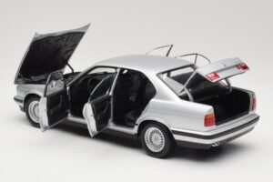 BMW 535i E34 シルバー Minichamps 1:18 100024005 メタル - 画像 5/8