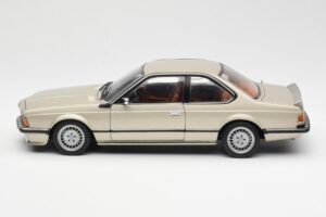 BMW 635 CSi E24 Bronzit Beige Metallic AUTOart 1:18 70523 メタル - 画像 4/8