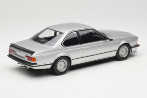 BMW 635 CSi E24 シルバー Minichamps 1:18 155028107 メタル - 画像 2/6