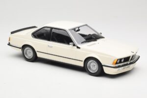 BMW 635 CSi E24 ホワイト Minichamps 1:18 155028102 メタル - 画像 4/6