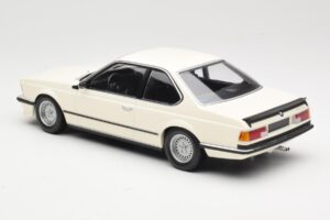 BMW 635 CSi E24 ホワイト Minichamps 1:18 155028102 メタル - 画像 5/6