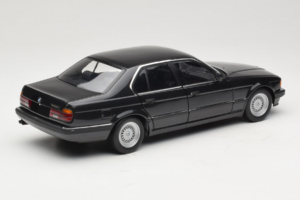 BMW 730i E32 Black Metallic Minichamps 1:18 100023002 メタル - 画像 3/8