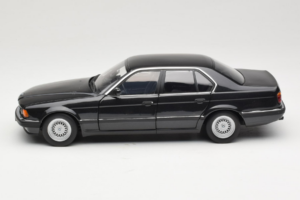 BMW 730i E32 Black Metallic Minichamps 1:18 100023002 メタル - 画像 4/8