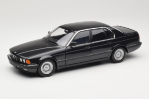 BMW 730i E32 Black Metallic Minichamps 1:18 100023002 メタル