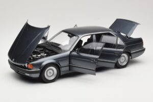 BMW 730i E32 Grey Metallic Minichamps 1:18 100023005 メタル - 画像 2/8